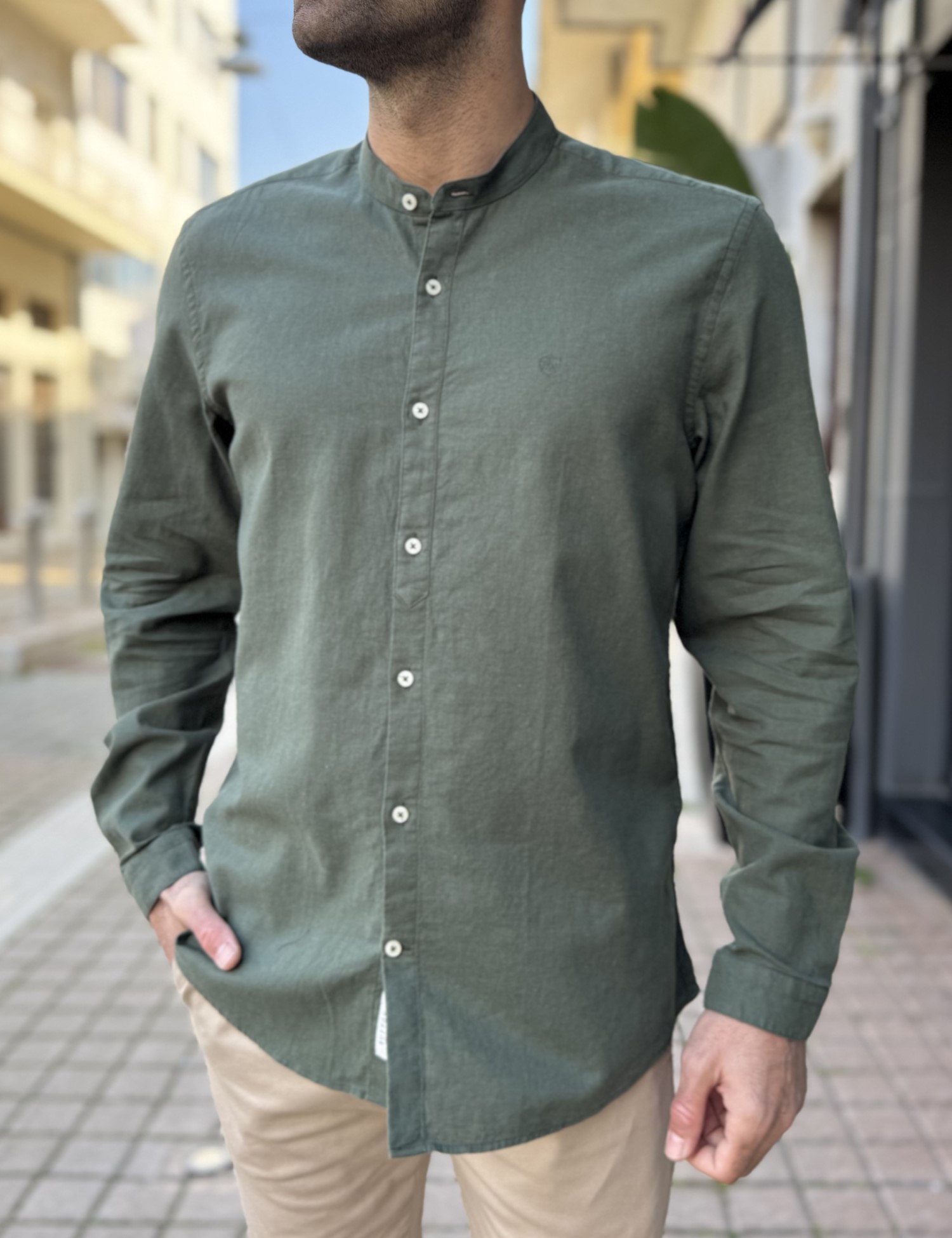 Ανδρικό λινό χακί πουκάμισο με μάο γιακά 2347X